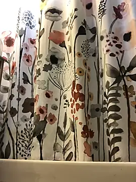 xxxenzo1 online show from December 12, 6:31 pm