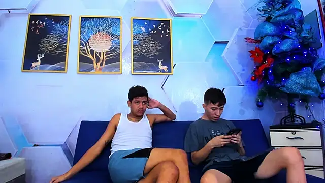 Lester james2 online show from December 1, 9:42 pm