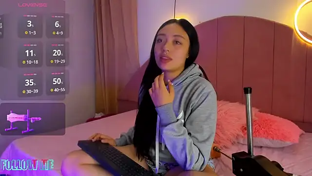 Snapshot of zammy_brown chatting on February 7, 3:32 am zammy brown online show from February 7, 3:32 am