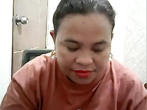 cutechubby online show from May 3, 8:15 pm