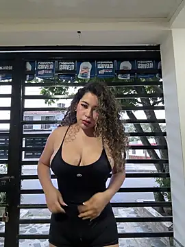 Snapshot of VictoriaaRose chatting on November 26, 10:33 pm VictoriaaRose online show from November 26, 10:33 pm