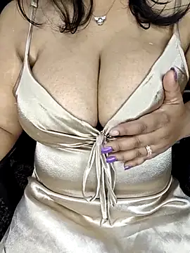 Curvy Pooja online show from April 12, 4:12 pm