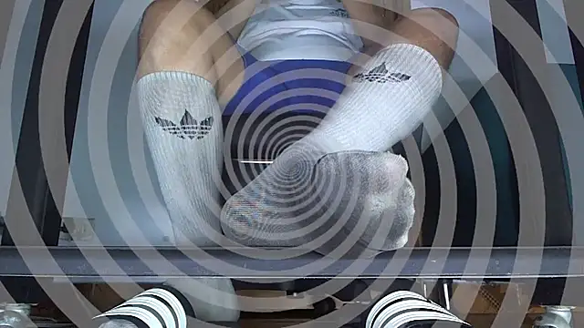 Snapshot of Alphacashmaster777 chatting on December 16, 2:22 pm Alphacashmaster777 online show from December 16, 2:22 pm