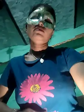 Snapshot of anjli_22 chatting on April 18, 4:44 pm anjli 22 online show from April 18, 4:44 pm