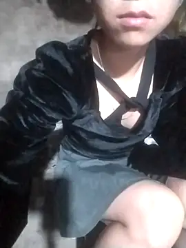 tieutam122 online show from March 11, 10:49 pm