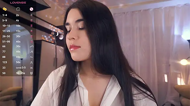 Snapshot of RosioBenberry chatting on December 17, 5:35 am RosioBenberry online show from December 17, 5:35 am