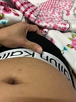 Snapshot of Lam-Phonix chatting on November 29, 5:38 pm Lam-Phonix online show from November 29, 5:38 pm