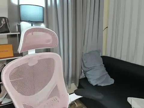 Snapshot of TsUncutMegan chatting on December 15, 7:29 pm TsUncutMegan online show from December 15, 7:29 pm