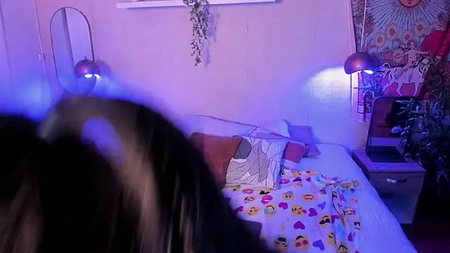 Laraa Rouss  online show from December 5, 4:10 am