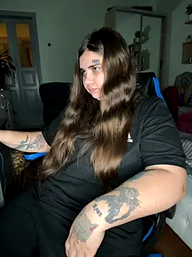 Snapshot of MariasV chatting on December 4, 4:16 pm MariasV online show from December 4, 4:16 pm