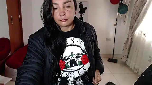 Snapshot of vivian-milf chatting on November 30, 12:20 pm vivian-milf online show from November 30, 12:20 pm