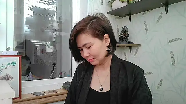 Snapshot of Nettie_Allie chatting on December 16, 8:52 am Nettie Allie online show from December 16, 8:52 am