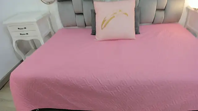 Snapshot of gaby_smit__ chatting on December 16, 11:37 am gaby smit online show from December 16, 11:37 am