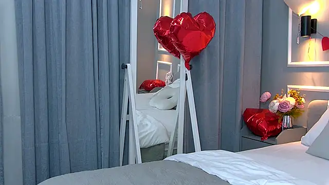 Snapshot of NatalieCroft chatting on February 27, 7:08 am NatalieCroft online show from February 27, 7:08 am