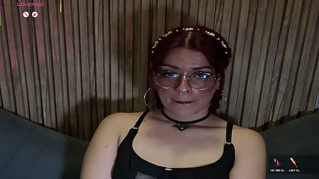 Snapshot of LolyYunno chatting on May 21, 5:03 am LolyYunno online show from May 21, 5:03 am