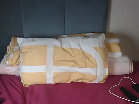 Snapshot of Chocolatebae86 chatting on December 3, 7:56 pm Chocolatebae86 online show from December 3, 7:56 pm