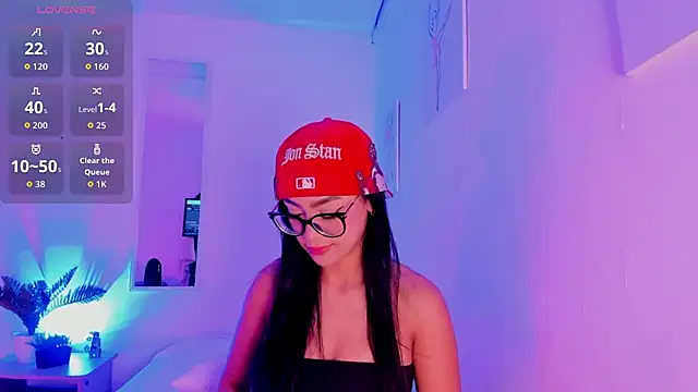 Snapshot of Klohewilliams_ chatting on December 14, 12:43 pm Klohewilliams online show from December 14, 12:43 pm