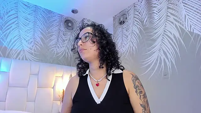 Snapshot of sarah_sluty chatting on July 23, 2:09 am sarah sluty online show from July 23, 2:09 am