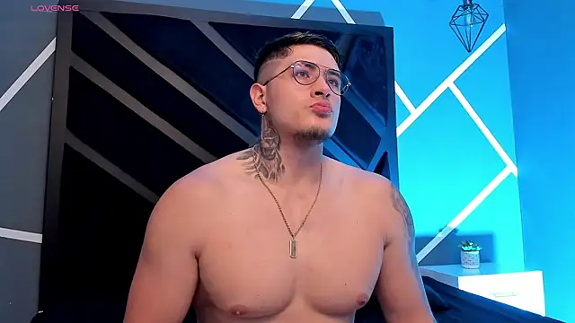 Snapshot of ArturFrostt chatting on December 16, 11:26 am ArturFrostt online show from December 16, 11:26 am