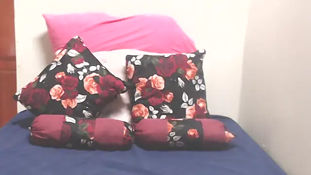 Snapshot of KittyPussyZA chatting on February 15, 7:51 am KittyPussyZA online show from February 15, 7:51 am