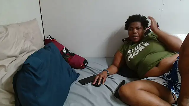 Snapshot of KittyPussyZA chatting on May 17, 4:03 pm KittyPussyZA online show from May 17, 4:03 pm