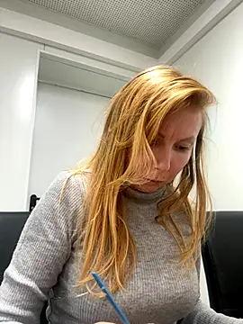 Snapshot of JenyJansy chatting on December 4, 6:16 pm JenyJansy online show from December 4, 6:16 pm