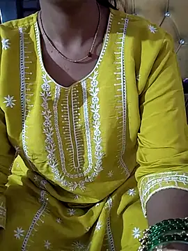 RASHMI SHARMA9 online show from February 15, 11:41 am