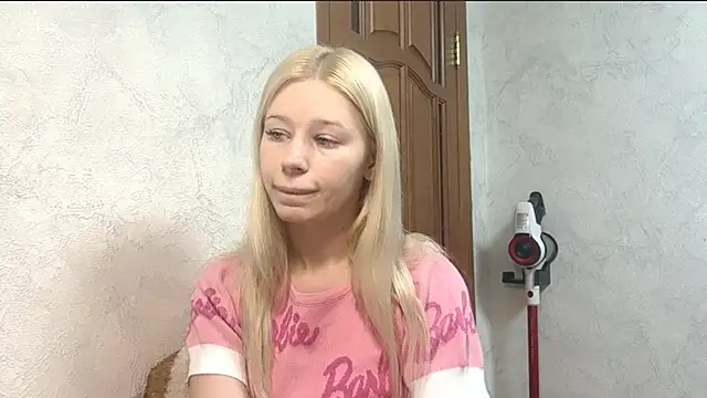 Barbie Blondie online show from December 17, 8:15 pm