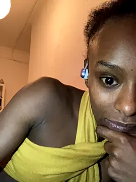 Snapshot of ___Hannah___ chatting on November 29, 5:43 am Hannah online show from November 29, 5:43 am