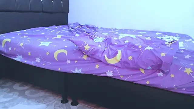 NoaLeon21 online show from December 18, 9:10 pm