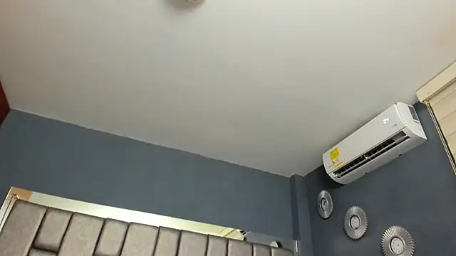 Snapshot of IsaSantoDomingo chatting on December 13, 11:54 pm IsaSantoDomingo online show from December 13, 11:54 pm