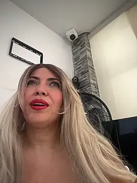 Snapshot of IsaSantoDomingo chatting on December 16, 3:28 pm IsaSantoDomingo online show from December 16, 3:28 pm