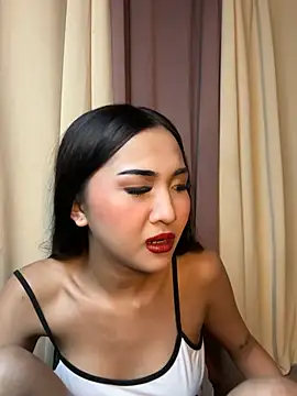 Snapshot of Diannellove chatting on June 24, 5:12 pm Diannellove online show from June 24, 5:12 pm