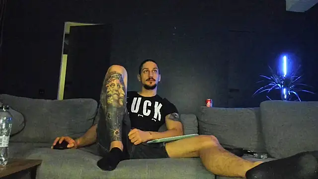 Snapshot of huntingod chatting on December 15, 8:13 pm huntingod online show from December 15, 8:13 pm