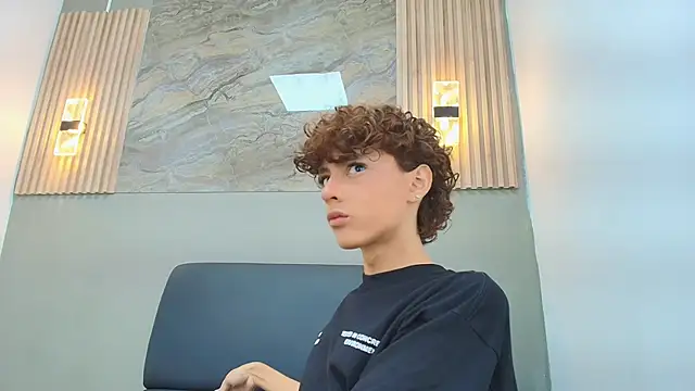 CRISS ALLEN1 online show from February 9, 12:42 pm