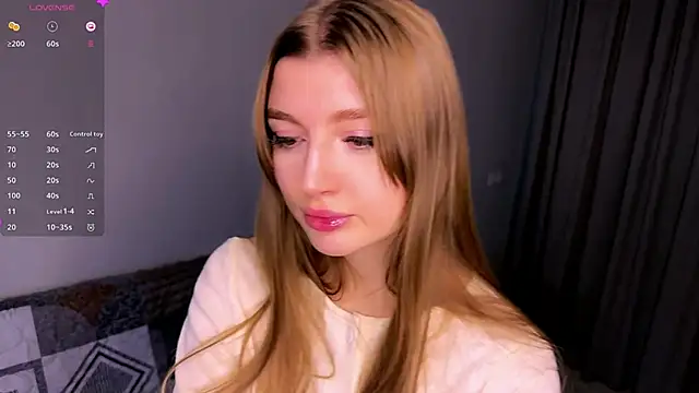 Snapshot of Michell_Rosse chatting on December 4, 12:09 am Michell Rosse online show from December 4, 12:09 am