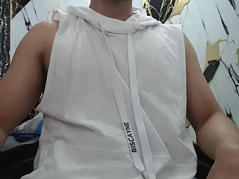 simonm667 online show from May 16, 7:34 pm