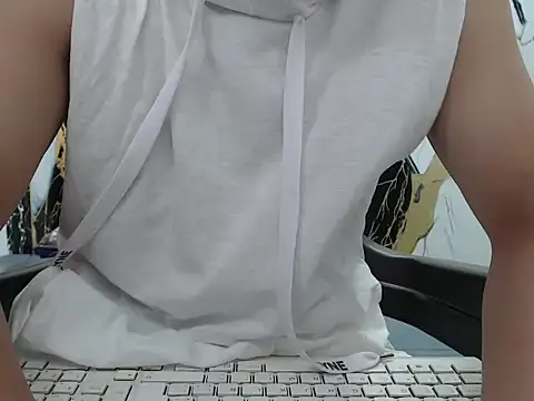 simonm667 online show from May 16, 8:07 pm