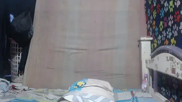 Snapshot of ELIZABET2- chatting on June 6, 10:47 pm ELIZABET2- online show from June 6, 10:47 pm