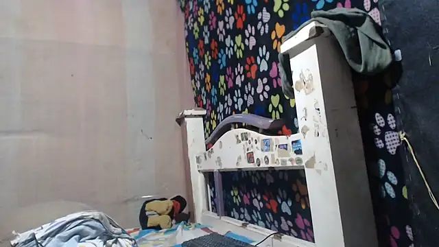 Snapshot of ELIZABET2- chatting on June 11, 9:24 pm ELIZABET2- online show from June 11, 9:24 pm