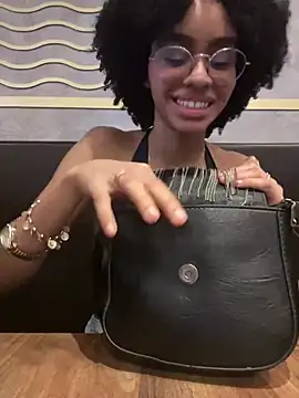 Snapshot of malditaLM chatting on June 29, 1:23 am malditaLM online show from June 29, 1:23 am
