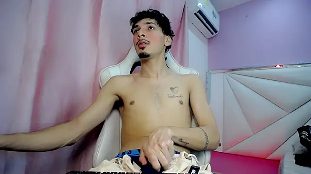 Yankeee  online show from December 15, 4:17 am