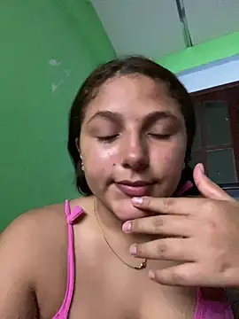 Snapshot of Emily_milk_1 chatting on June 28, 11:11 pm Emily milk 1 online show from June 28, 11:11 pm