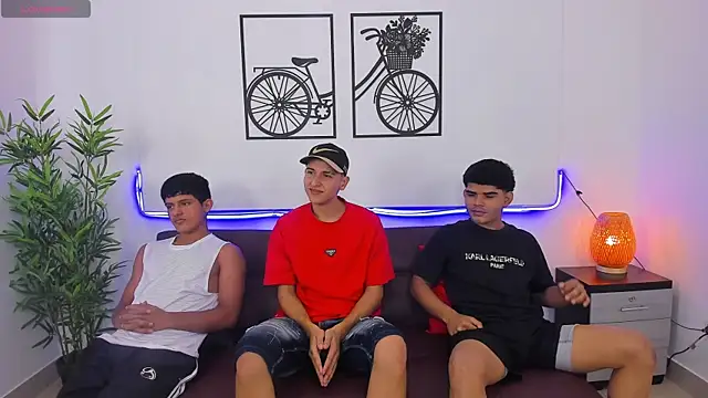 Snapshot of Crazy_porkys chatting on November 27, 7:49 pm Crazy porkys online show from November 27, 7:49 pm