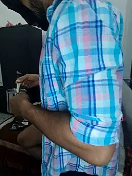 Snapshot of Amit22122 chatting on January 10, 12:45 am Amit22122 online show from January 10, 12:45 am