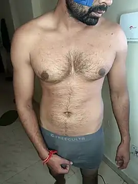 Snapshot of Amit22122 chatting on February 23, 5:49 am Amit22122 online show from February 23, 5:49 am