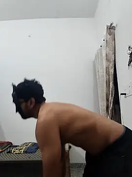 Snapshot of Amit22122 chatting on March 20, 1:32 am Amit22122 online show from March 20, 1:32 am