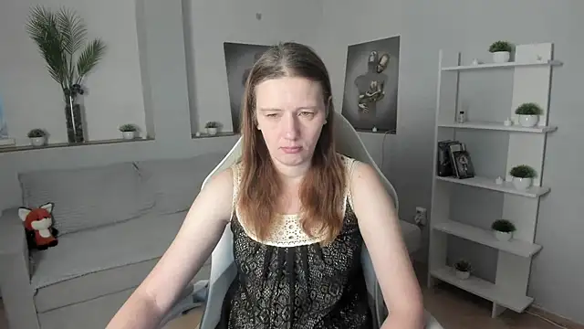 Snapshot of KathrineMeyer chatting on December 3, 3:03 am KathrineMeyer online show from December 3, 3:03 am