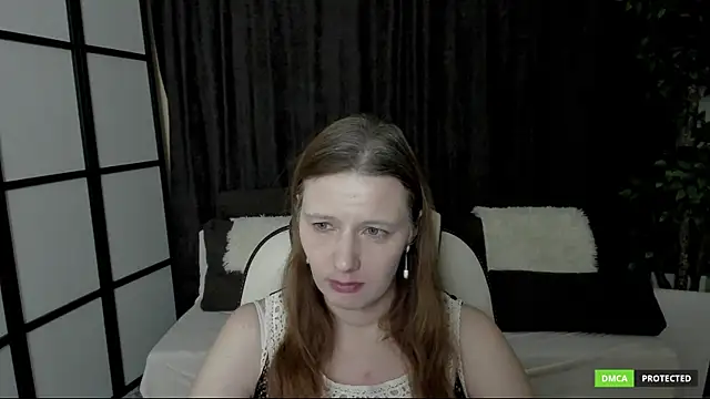 Snapshot of KathrineMeyer chatting on December 16, 2:27 am KathrineMeyer online show from December 16, 2:27 am