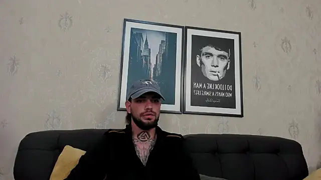 Snapshot of KaneHunter chatting on May 16, 12:40 am KaneHunter online show from May 16, 12:40 am